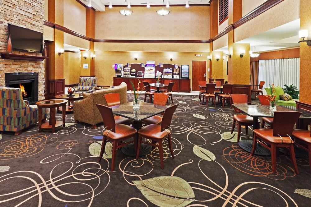 Holiday Inn Express & Suites Poteau By Ihg Bagian luar foto